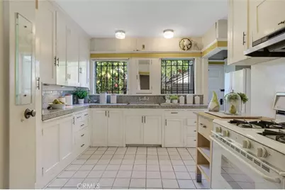 122 N Ridgewood Place, Los Angeles, CA 90004 - Photo 10