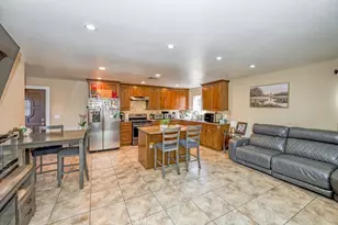 6834 Quinton Ln, Tujunga, CA 91042 - Photo 6