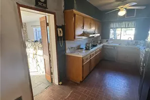 17545 Community St, Northridge, CA 91325 - Photo 8