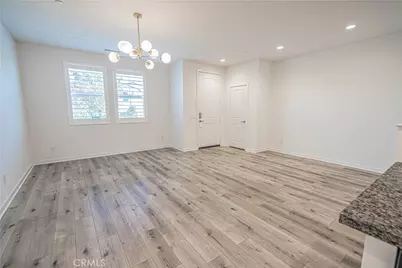 28706 Jardineras Dr, Valencia, CA 91354 - Photo 24