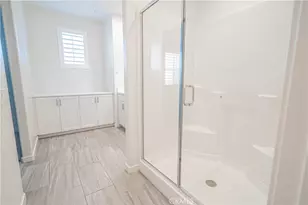 28706 Jardineras Dr, Valencia, CA 91354 - Photo 40