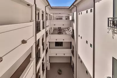 4724 Kester Avenue #404, Sherman Oaks, CA 91403 - Photo 8