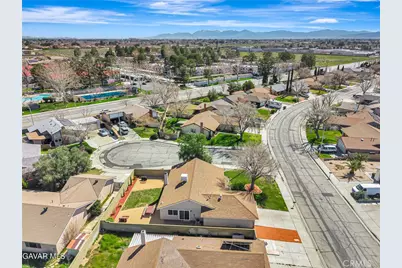 43104 Lemonwood, Lancaster, CA 93536 - Photo 6