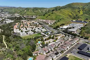 26671 Country Creek Ln, Calabasas, CA 91302 - Photo 48