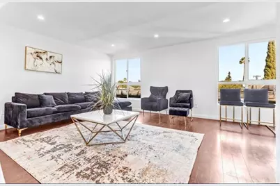 6155 Reseda Blvd #4, Tarzana, CA 91335 - Photo 1