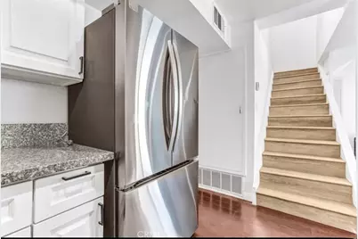 6155 Reseda Blvd #4, Tarzana, CA 91335 - Photo 8