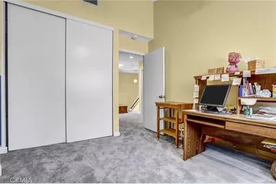 18242 Burbank Boulevard #8, Tarzana, CA 91356 - Photo 18