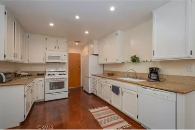 18319 Collins Street #19, Tarzana, CA 91356 - Photo 8