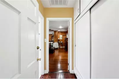18149 Saticoy, Reseda, CA 91335 - Photo 14