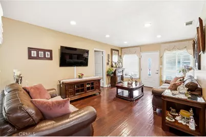 18149 Saticoy, Reseda, CA 91335 - Photo 8