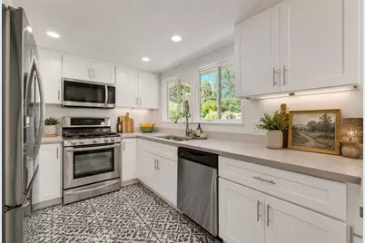 23134 Collins Street, Woodland Hills, CA 91367 - Photo 30