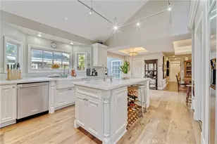 23134 Collins St, Woodland Hills, CA 91367 - Photo 14