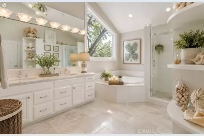 23134 Collins Street, Woodland Hills, CA 91367 - Photo 18