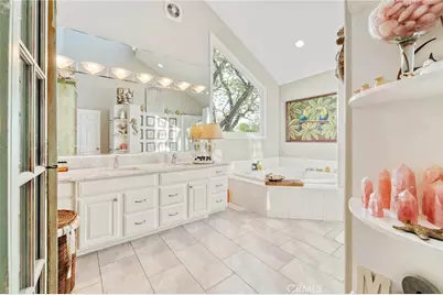 23134 Collins Street, Woodland Hills, CA 91367 - Photo 24