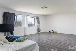 8525 Great Circle, California City, CA 93505 - Photo 12