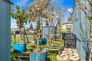 216 Vivian Ln, Bakersfield, CA 93308 - Photo 12