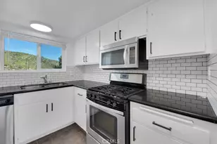 17847 Beneda, Canyon Country, CA 91351 - Photo 6