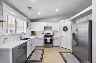 3305 Kimmie Rachelle Ct, Bakersfield, CA 93313 - Photo 8