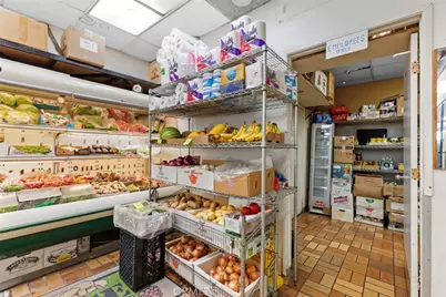 906 S Gkenoaks Boulevard, Burbank, CA 91502 - Photo 4