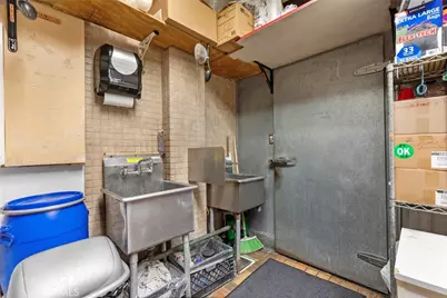 906 S Gkenoaks Boulevard, Burbank, CA 91502 - Photo 24