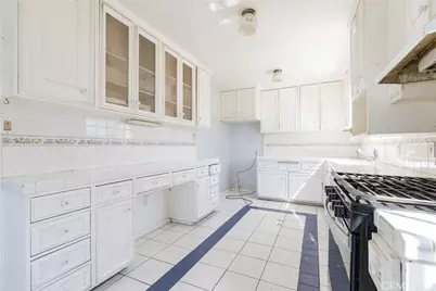 17149 Donmetz, Granada Hills, CA 91344 - Photo 4