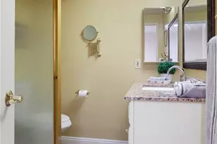 19204 Ave Of The Oaks, Newhall, CA 91321 - Photo 22