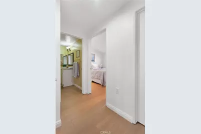 19204 Avenue Of The Oaks, Newhall, CA 91321 - Photo 18