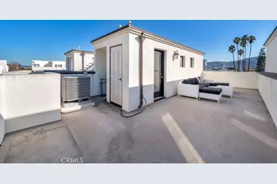 10832 W Riverton Court, Toluca Lake, CA 91602 - Photo 28