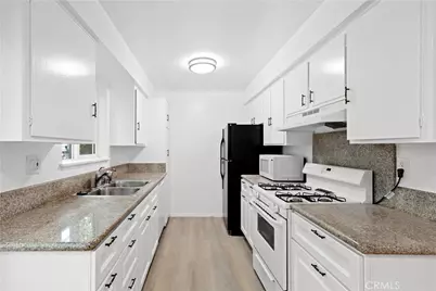 11138 Aqua Vista #55, North Hollywood, CA 91602 - Photo 2