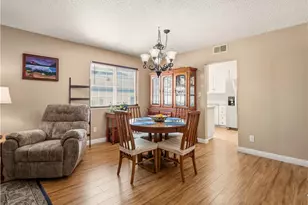 19401 Oak Crossing, Newhall, CA 91321 - Photo 8