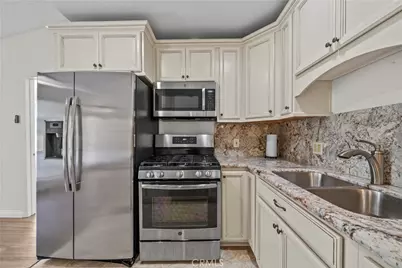 19156 Avenue Of The Oaks #B, Newhall, CA 91321 - Photo 6