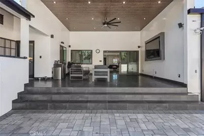 2240 N Parish, Burbank, CA 91504 - Photo 36