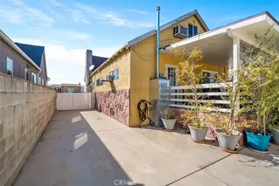 8766 Dalton Avenue, Los Angeles, CA 90047 - Photo 24