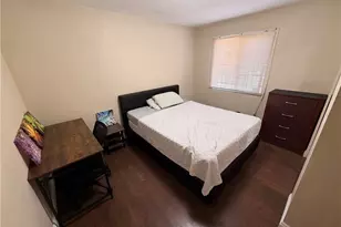 536 W 42nd St, Los Angeles, CA 90037 - Photo 12
