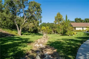 15533 Saddleback Dr, Canyon Country, CA 91387 - Photo 8