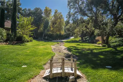 15533 Saddleback Drive, Canyon Country, CA 91387 - Photo 10