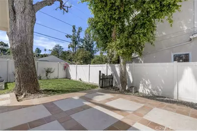 5063 Serrania Avenue, Woodland Hills, CA 91364 - Photo 28