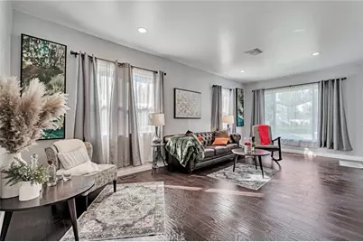 70 W Claremont St, Pasadena, CA 91103 - Photo 10