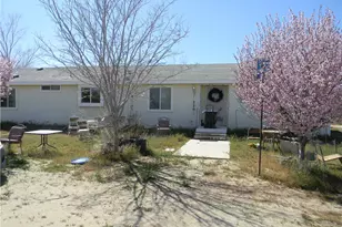 16846 E Ave T, Llano, CA 93544 - Photo 10