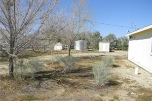 16846 E Ave T, Llano, CA 93544 - Photo 4