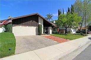 25668 Fedala Rd, Valencia, CA 91355 - Photo 2