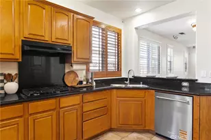 420 Hollyhill, Bakersfield, CA 93312 - Photo 8