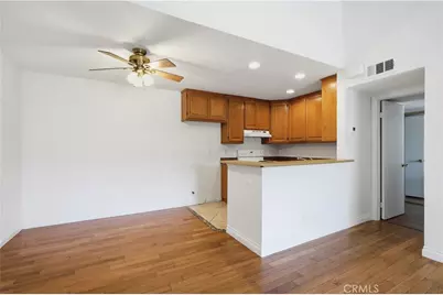 8801 Independence Ave ##19, Canoga Park, CA 91304 - Photo 4