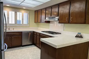 21801 Burbank, Woodland Hills, CA 91367 - Photo 14