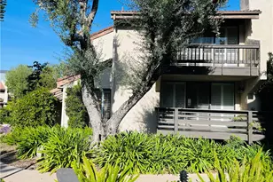 21801 Burbank, Woodland Hills, CA 91367 - Photo 4