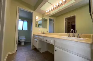 21801 Burbank, Woodland Hills, CA 91367 - Photo 18
