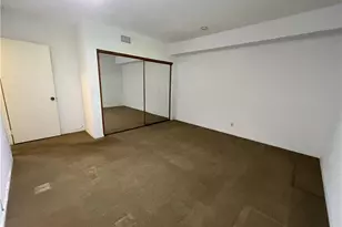 21801 Burbank, Woodland Hills, CA 91367 - Photo 22