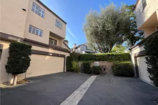 21801 Burbank, Woodland Hills, CA 91367 - Photo 24