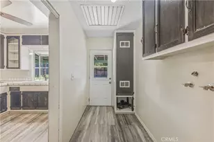 24341 Shadeland Dr, Newhall, CA 91321 - Photo 14