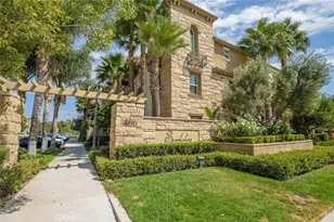 243 Riverdale Ct, Camarillo, CA 93012 - Photo 2